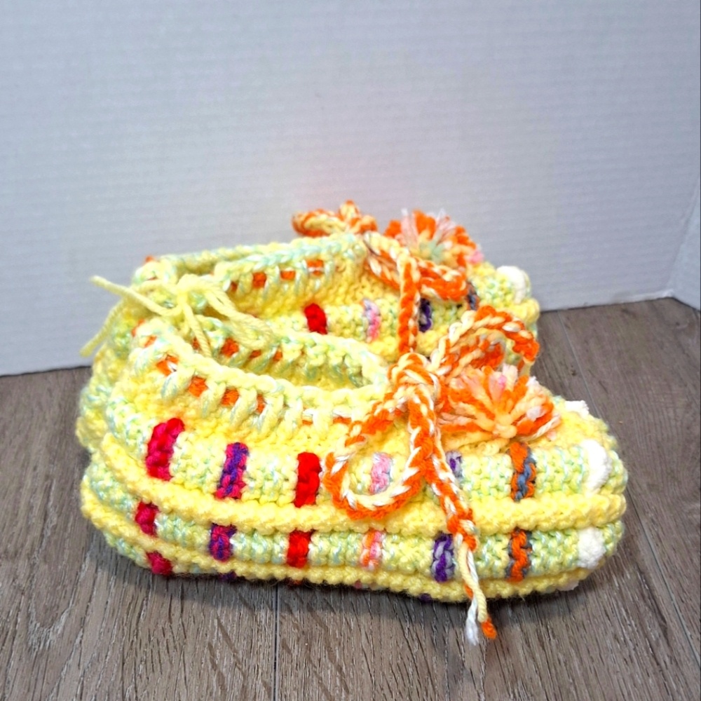 New Handmade Knit House Slippers Adult One Size Pom-Pom